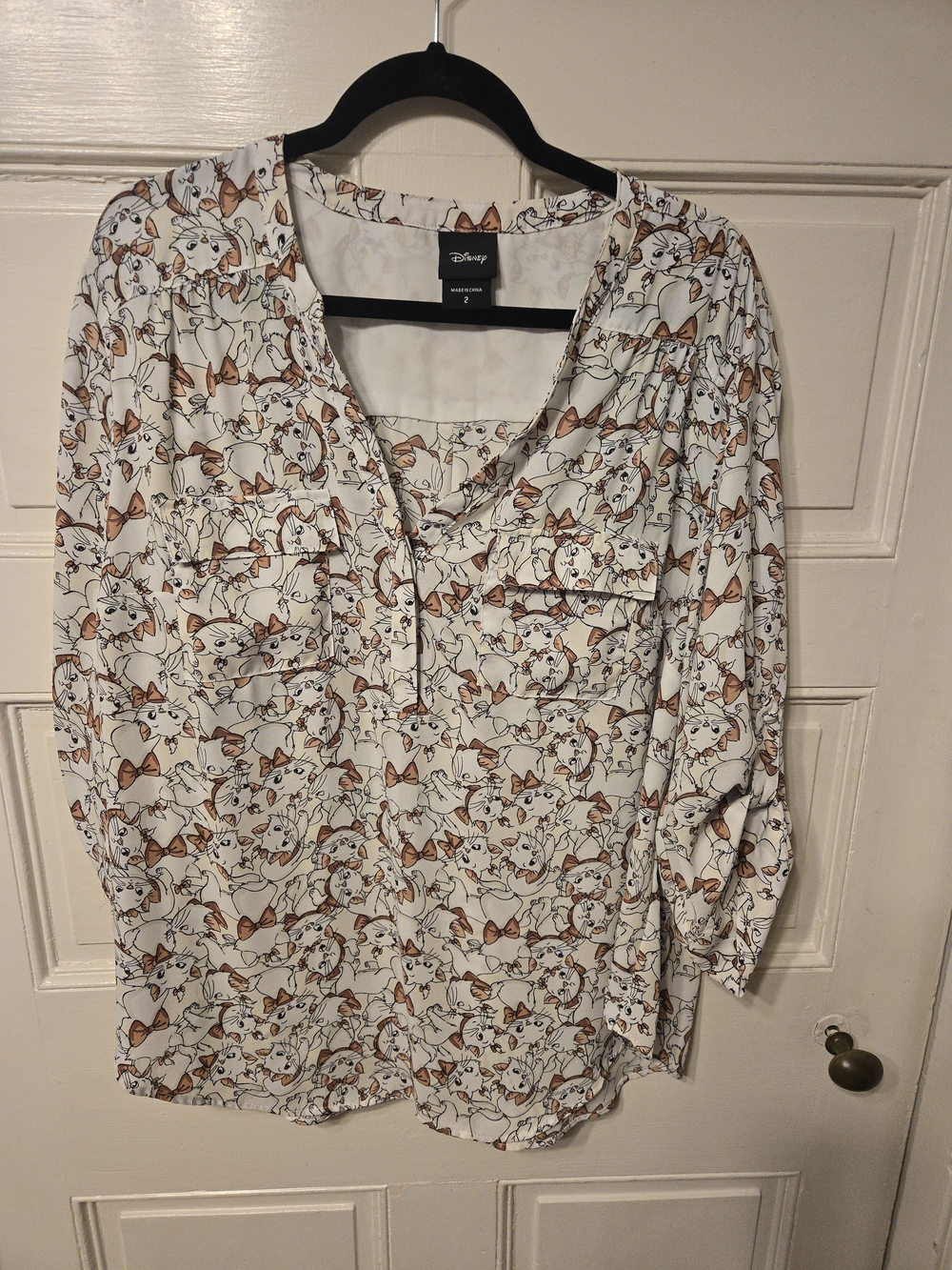 Disney Torrid Marie Harper White Blouse ARISTOCATS Cat Print Size 2 - Picture 4 of 7